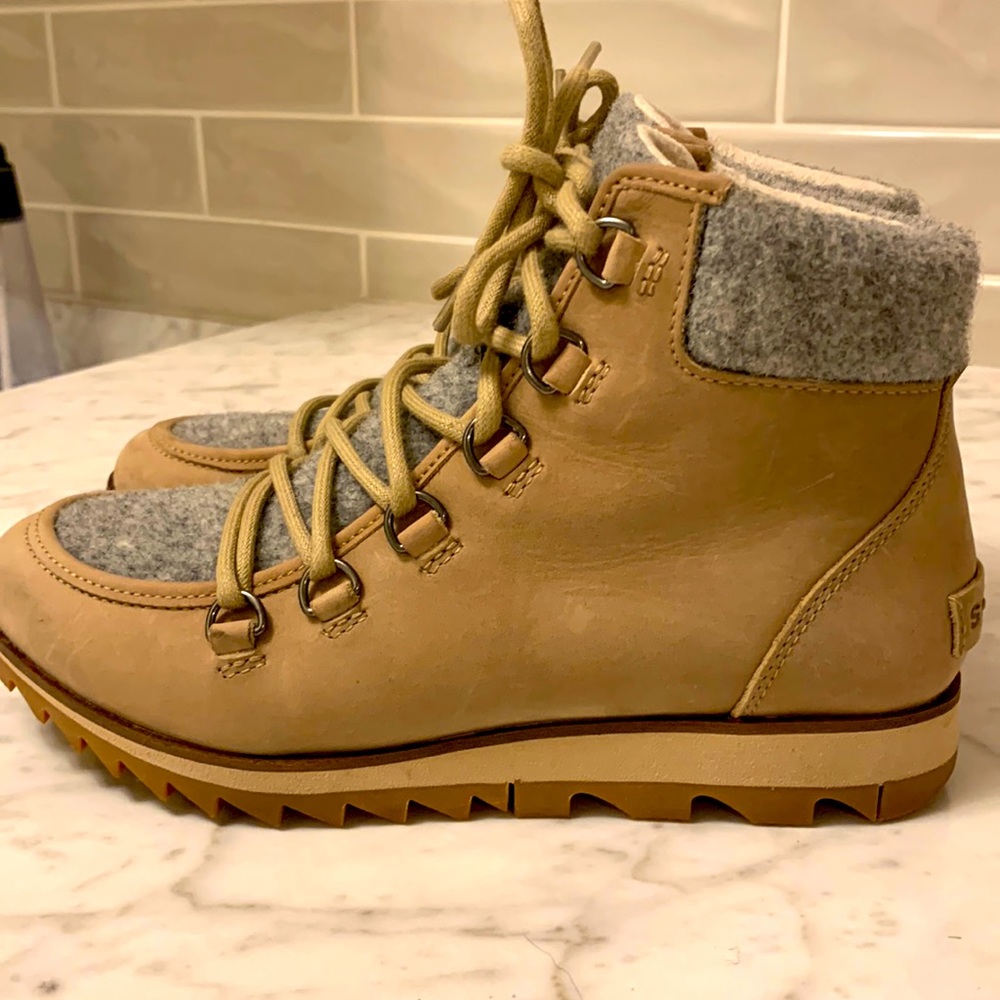 Sorel winter booties
